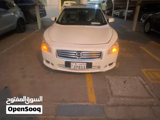 2014 نيسان مكسيما Standard