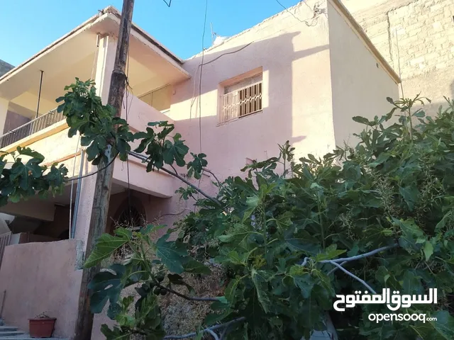100 m2 4 Bedrooms Townhouse for Sale in Salt Al Balqa'