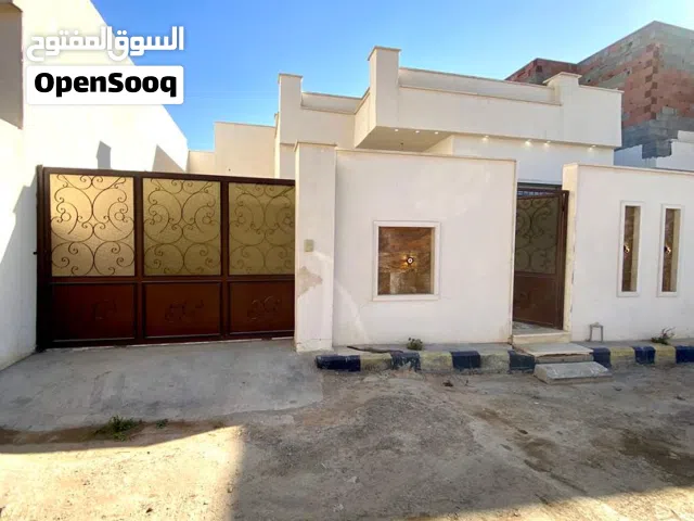 1500 m2 3 Bedrooms Townhouse for Rent in Tripoli Ain Zara