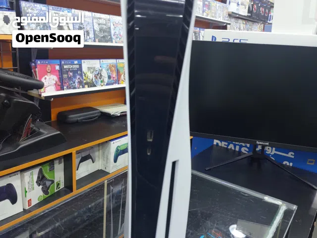 للبيع سوني5 نسخه السي دي مستعمل بحاله ممتازه مع جميع الملحقات واليده الاصليه وكفاله 3 شهور