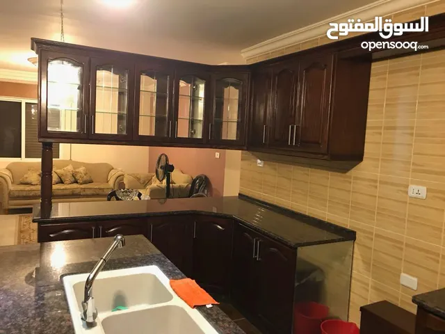 194 m2 3 Bedrooms Apartments for Sale in Irbid Al Rabiah