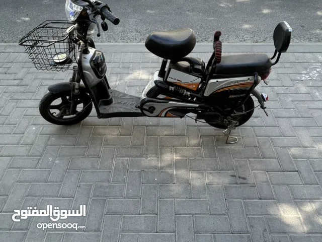 Used scooter for sale 1 broken mirror but still in very perfect and excellent condition!!!