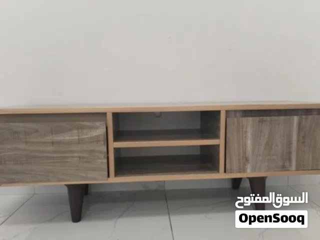 طاولة تلفزيون استخدام نظيف