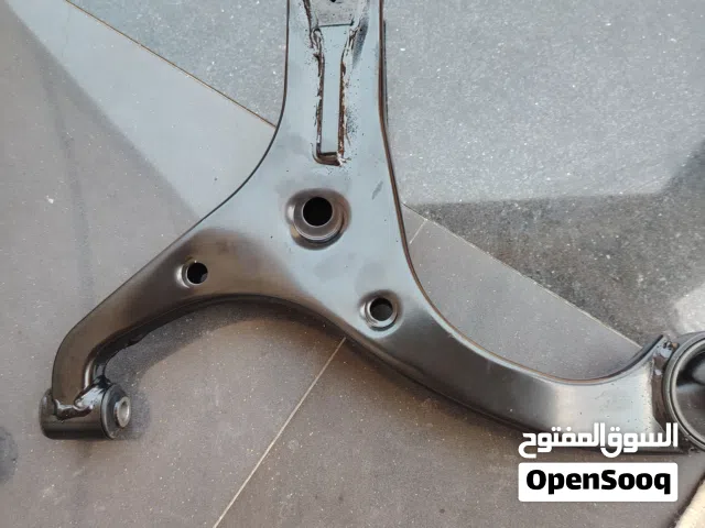 السلام عليكم عندي نوتشو وبراتشو وفرشيلة من نوع هونداي فيرنا للبيع