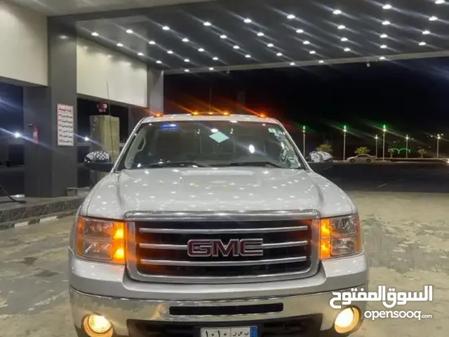 Used GMC Sierra in Dammam
