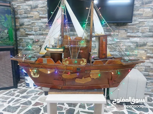 مجسم سفينه خشب   مميزه          للبيع