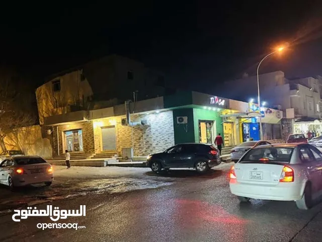 عقار تجاري 5 محلات ثلاثة واجهات عالطريق 1 دقيقة لي كوبري الغيران