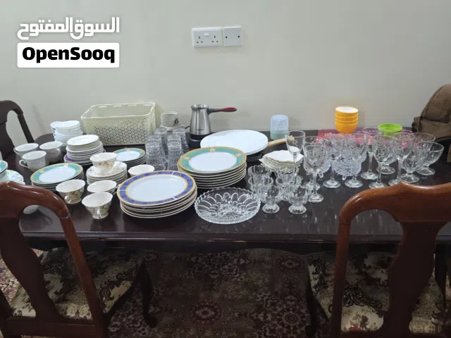 طاولة مكسورة معمول لها صيانة + إضافات      Broken Table but repairs were made + add-ons