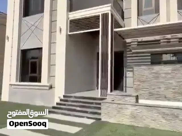 فيلا فاخرة للبيع في الطوية