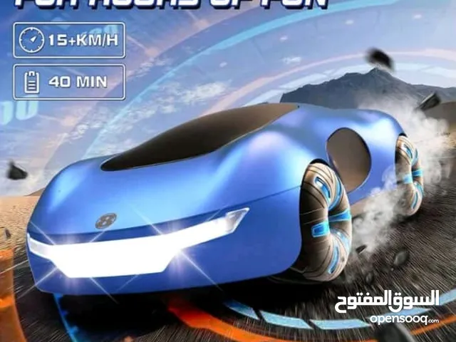 سيارة رياضية بجهازين تحكم عن بعد.