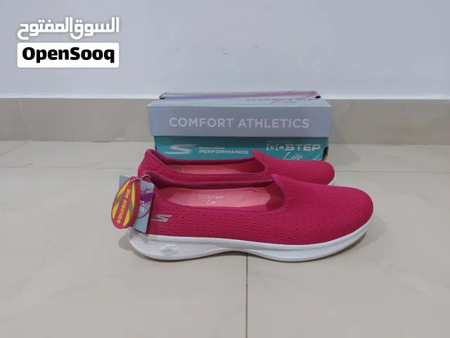 حذاء سكيتشرز جديد بالكرتون مقاس 40 skechers new shoes with label size 40 eu