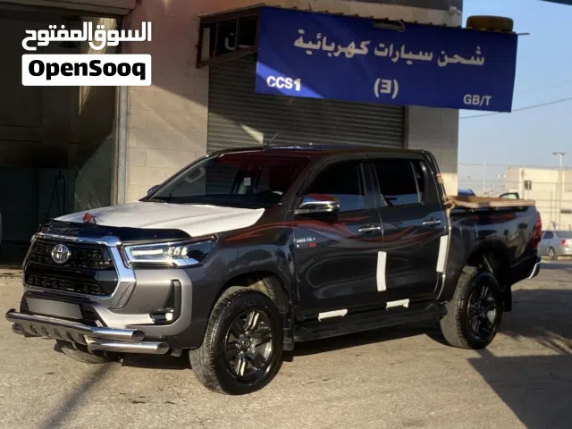 2023 Toyota Hilux GLX
