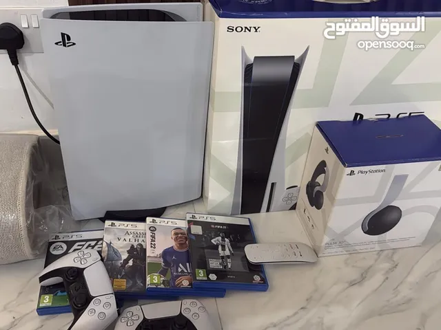 بلستيشن 5 شبه جديده لا تعاني من اي مشكلمه