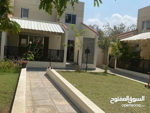 3Me39-Cozy 3bhk townhouse for rent in MQ