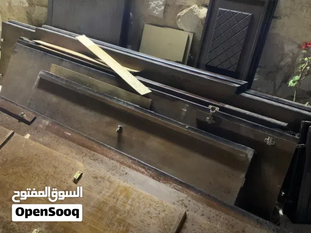 خرانة بحالة ممتازة