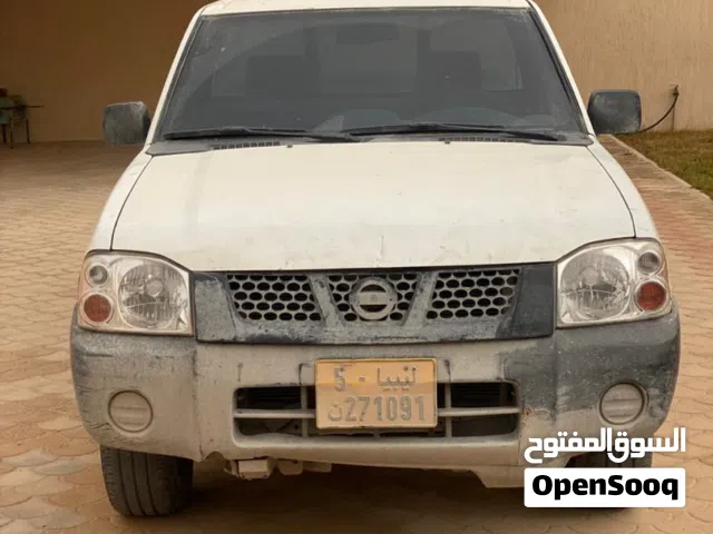 NISSAN 2400 قابينـة للبيع