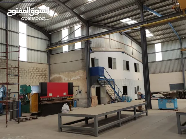 2850 m2 Warehouses for Sale in Zarqa Al mantika Al Hurra