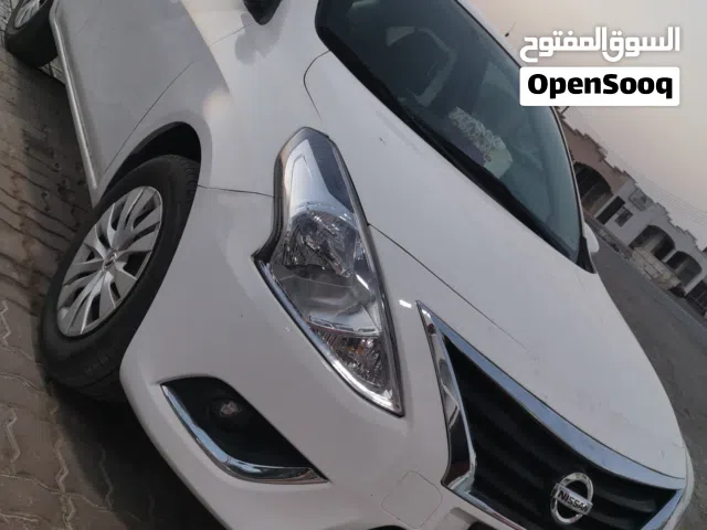 2015 نيسان فيرسا SV