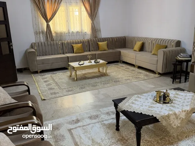 400 m2 4 Bedrooms Villa for Rent in Tripoli Al-Serraj