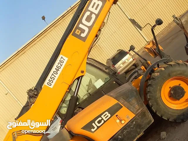 رافعات جي سي بي تلي هندر للإيجار الشهري واليوميات والمشاوير