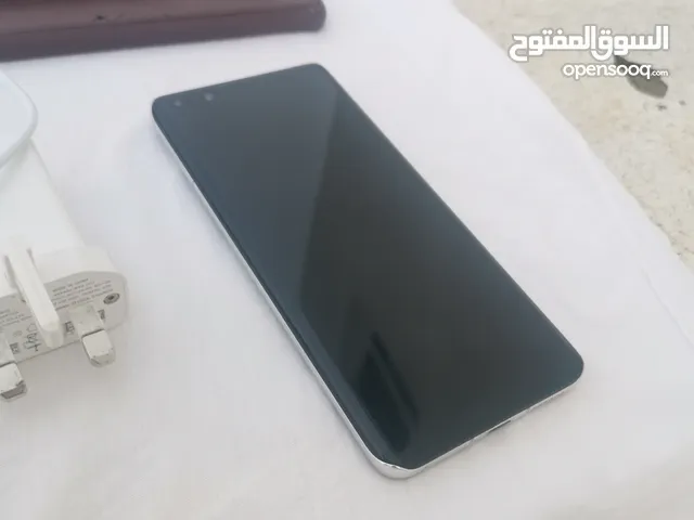 Huawei P40 Pro 256 GB in Al Sharqiya
