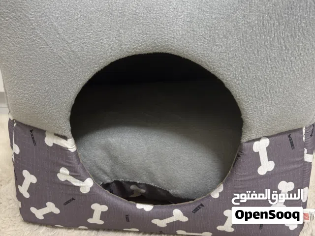 بيت للقطط والكلاب الصغيرة