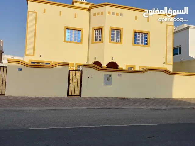 400 m2 More than 6 bedrooms Villa for Rent in Muscat Al Khoud