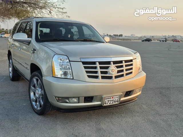 Used Cadillac Escalade in Northern Governorate