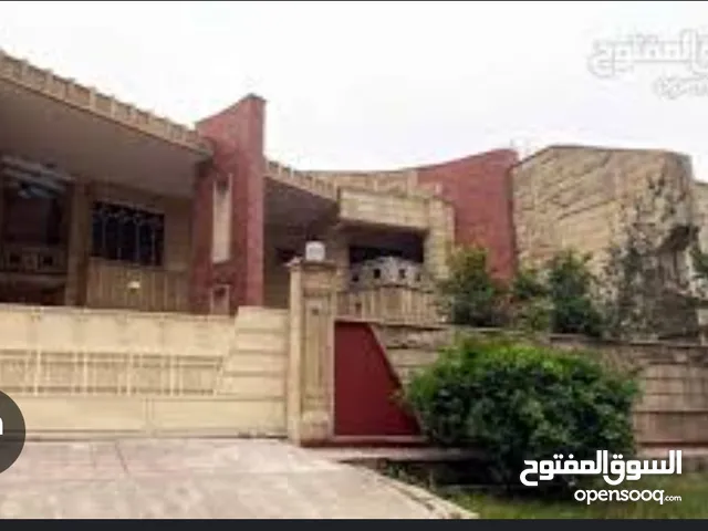 300 m2 More than 6 bedrooms Townhouse for Sale in Baghdad Khadra