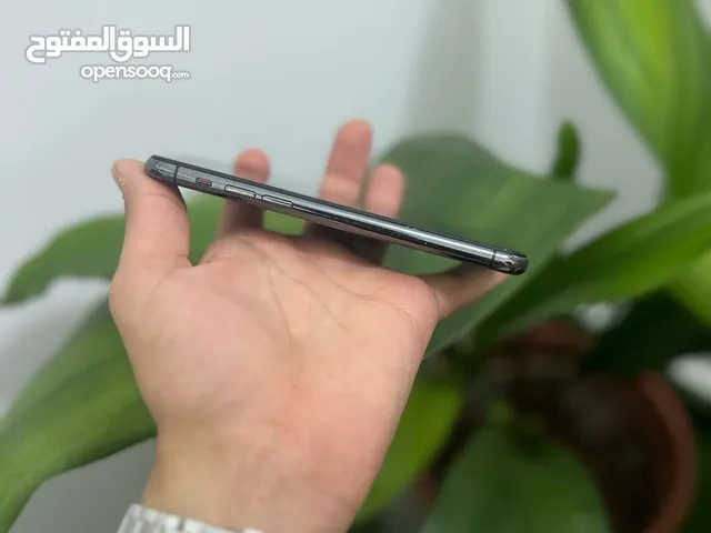 ايفون11برو التلفون وكاله بس الباك مكسور مش مبدل فيو شي البطري69كمرا واحد فها غباش وبس يعطيكو العافيه
