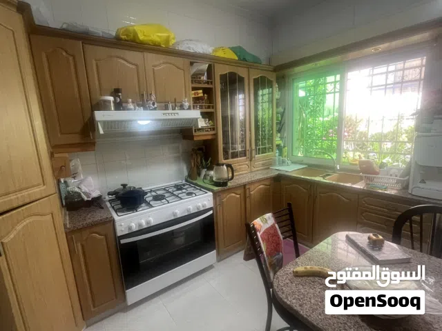 مطبخ مستعمل بحاله جيده للبيع