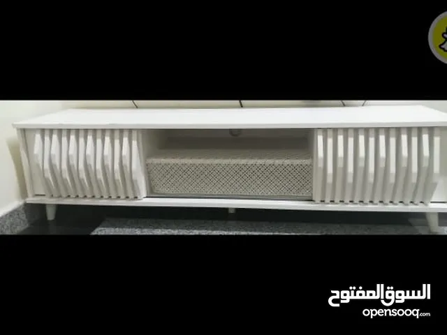 طاولة تلفاز للبيع