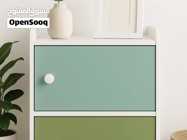 للبيع: خزانة خشبية عصرية بطابقين For Sale: Modern Two-Tier Wooden Cabinet