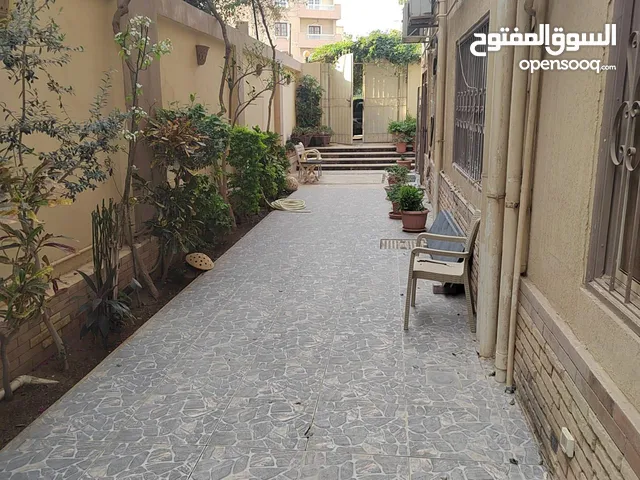 300 m2 4 Bedrooms Apartments for Sale in Giza 6th of October