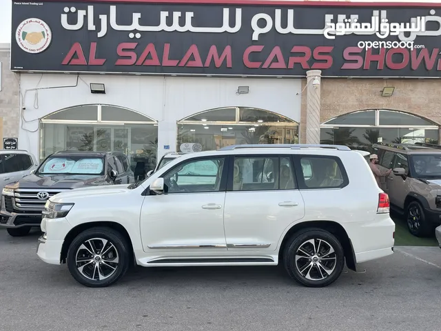 Used Toyota Land Cruiser in Muscat