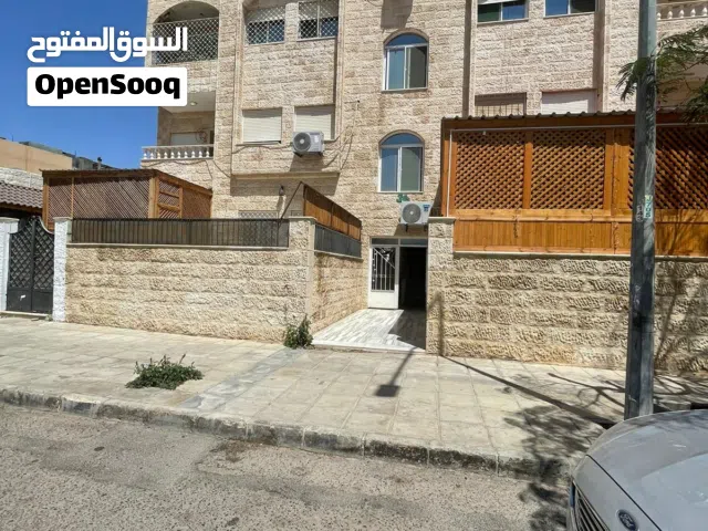 شقه في منطقهالثامنه  اذا ظا معك كاش نظام اقساط بيني وبينك فقط بدون بنك