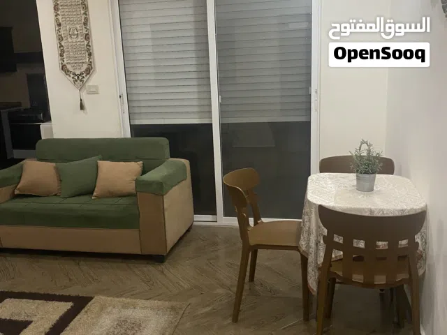 شقة مفروشة للايجار اربد منطقة الراهبات الوردية بالقرب من دوار اليوسفي(السنبلة)  (طلاب فقط )