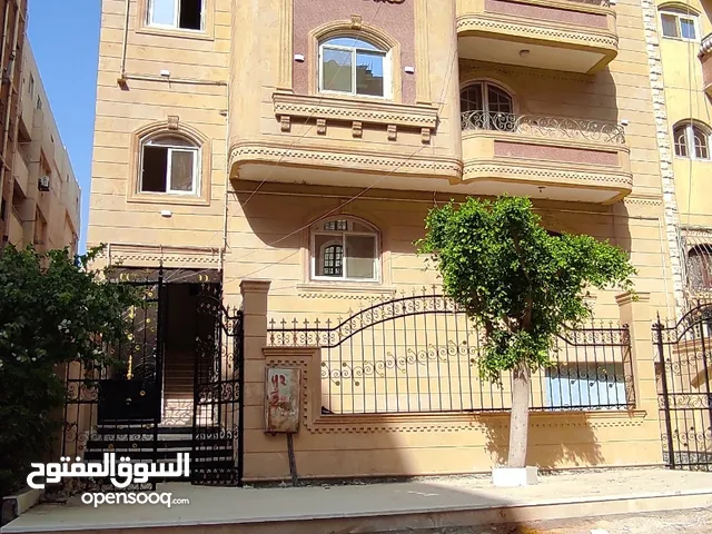288m2 3 Bedrooms Apartments for Sale in Giza 6th of October