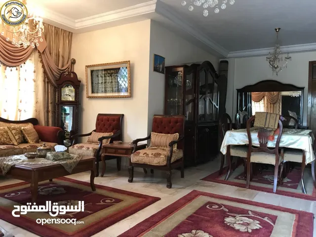 شقة أرضية مميزة للبيع في الرابية - قرب البولندية 180م مع ترس امامي 40م تشطيب سوبر ديلوكس