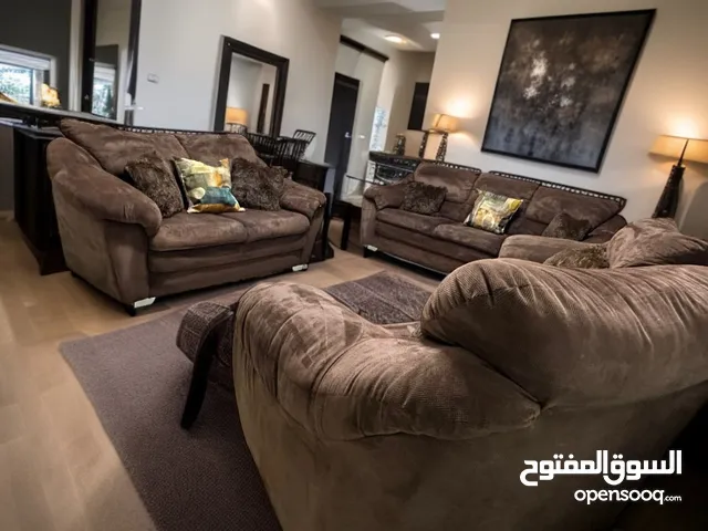 طقم كنب دب وكالة للبيع بسعر حرق