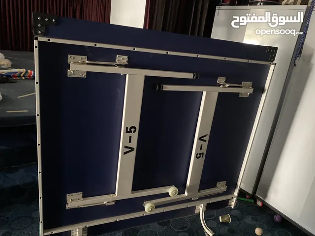طاولة تنس نظيفه