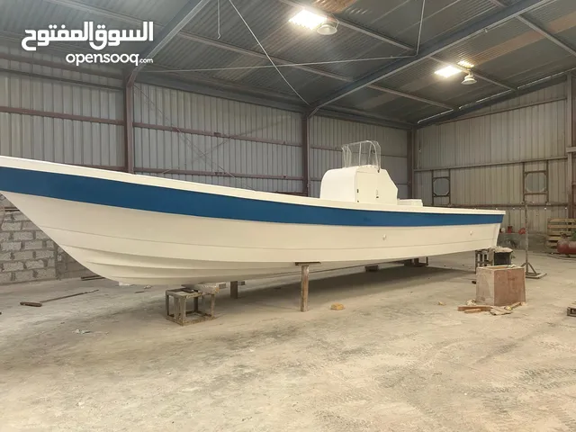 طراد 34قدم نوع الدرازي يوجد في حمام وشاور ماة وتانكي ماة 300لتر وتانكي بترول 500 لتر نضيف جدا