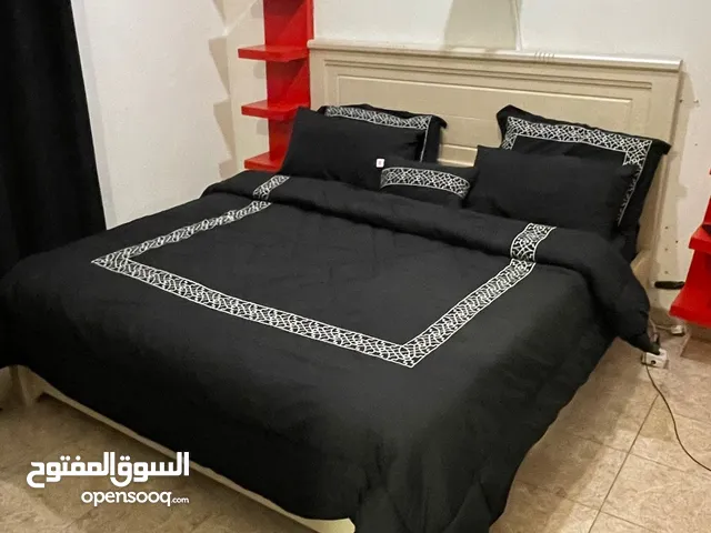 غرفة نوم نفرين سرير +تسريحة+ خزانة جديدة نظيفة استخدام بسيط للبيع سريع