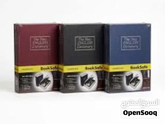 قاصة على شكل كتاب