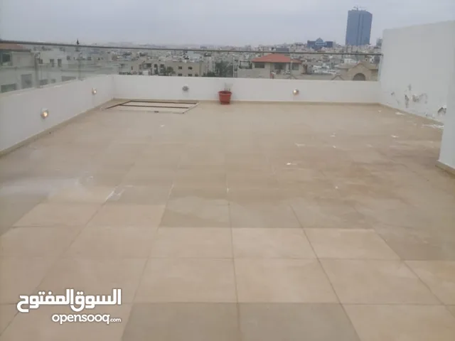 شقة فاخرة للبيع في دير غبار قرب جونيا ودوار الهاشميين طابق ثالث مع روف دوبلكس 370م تشطيب سوبر ديلوكس
