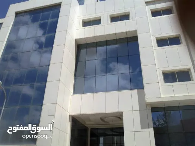 فرصة للاستثمار بأقل من نصف الثمن مبني اداري كامل للبيع مساحة 1500متر مكون من عدد 5 أدوار . بخلاف الج