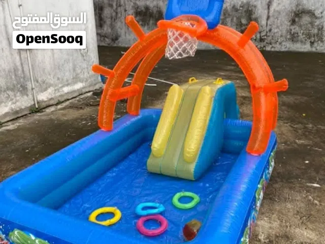 حوض سباحه مميز  قابل للنفخ مع زحليق مائيه وطوق كرة سله