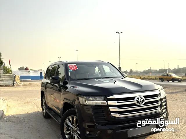 سلام عليكم للبيع لاندكروز GXRموديل 2022 فول مواصفات ضمان ساز تطبيق ثلاث شاشات مكفوله