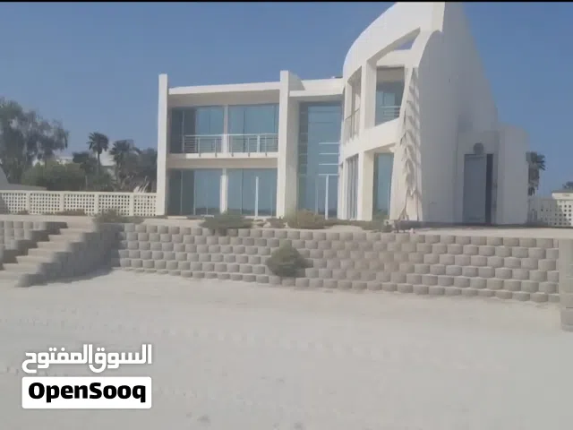 1500 m2 5 Bedrooms Villa for Sale in Southern Governorate Durrat Al Bahrain