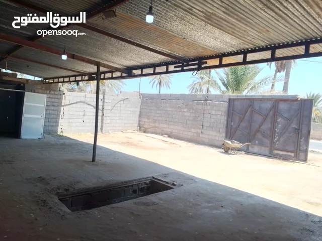 ورشه للايجار بالقرب من مشفي دار الطب تبعد عن طريق الساحلي 200 متر